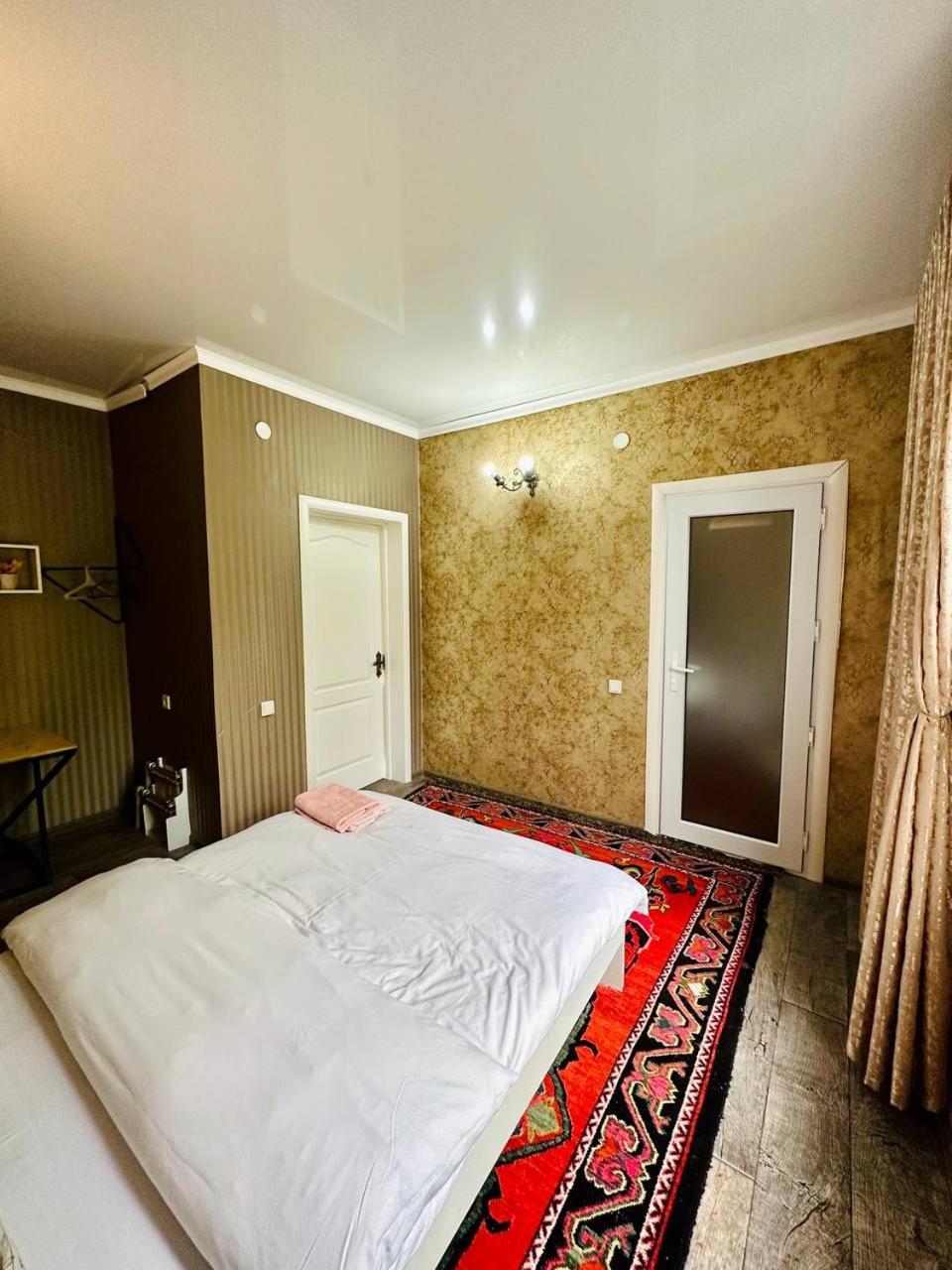 Art House Sweet Home Șîmkent Exterior foto