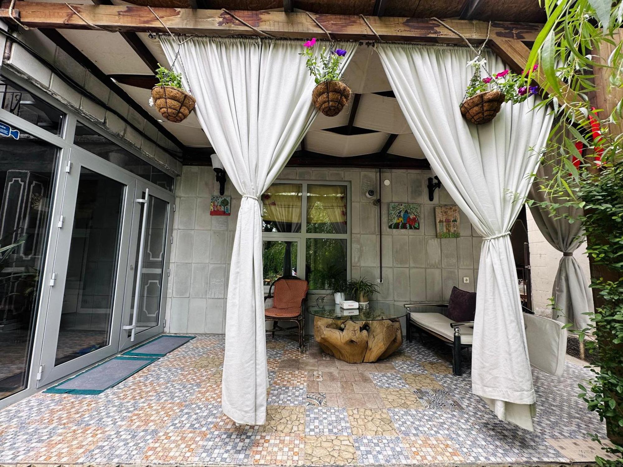 Art House Sweet Home Șîmkent Exterior foto